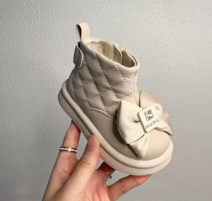 Продам новые ботиночки