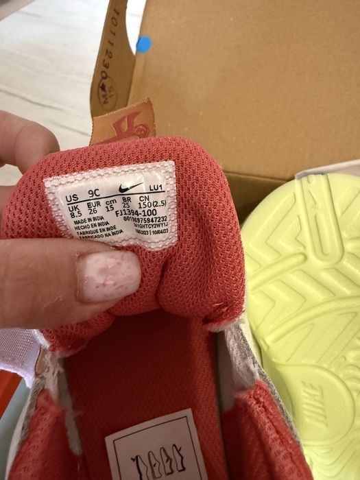 Чисто нови детски маратонки Nike, размер 26