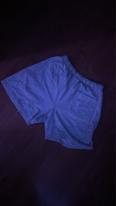 Pantaloni essentials