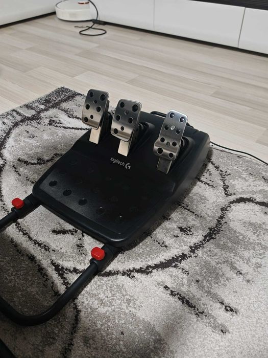Volan Logitech Driving Force G29 + Pedalier + Scaun Cockpit Playseat
