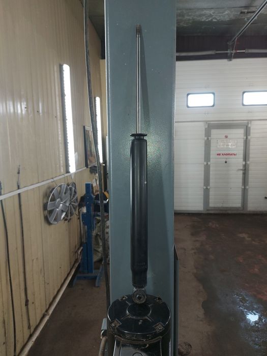 Амортизаторы новые  и б.у