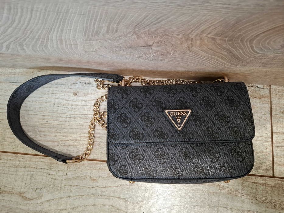 Дамска чанта Guess
