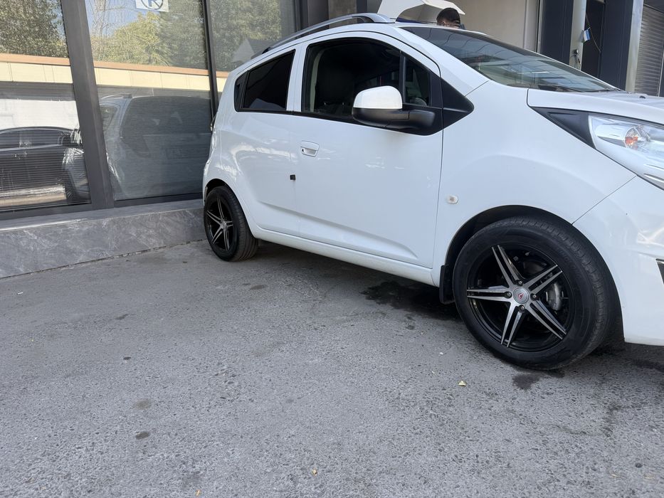 Vossen 15 Saka diska balon sotiladi