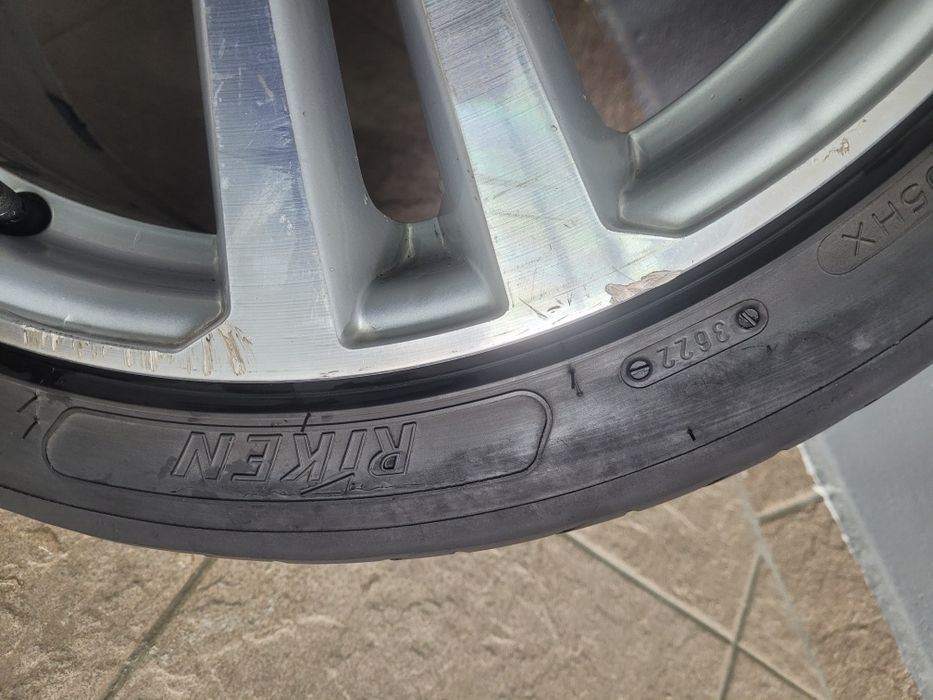 Jante+ cauciucuri Audi A3 225/45 R18
 Model 5-Parallel Spoke
225/45 R18, 7.5J, ET 51,  5x112
Jantele nu sunt indoite sau sudate
Compatibile cu:
A