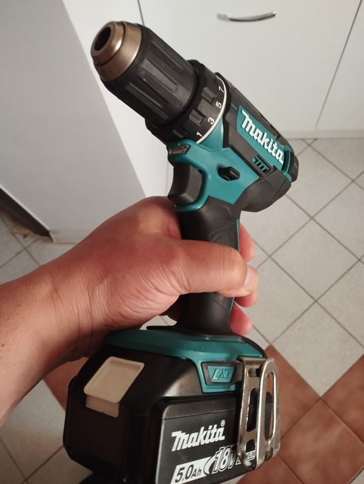 Почти нов винтоверт на макита