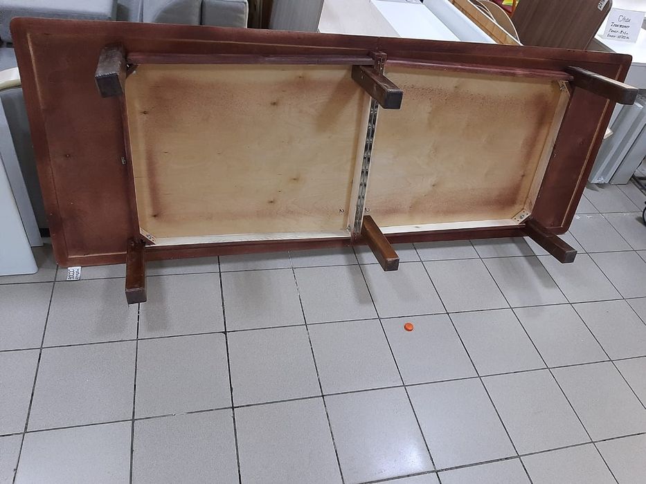 Қазақы квадратны столдар