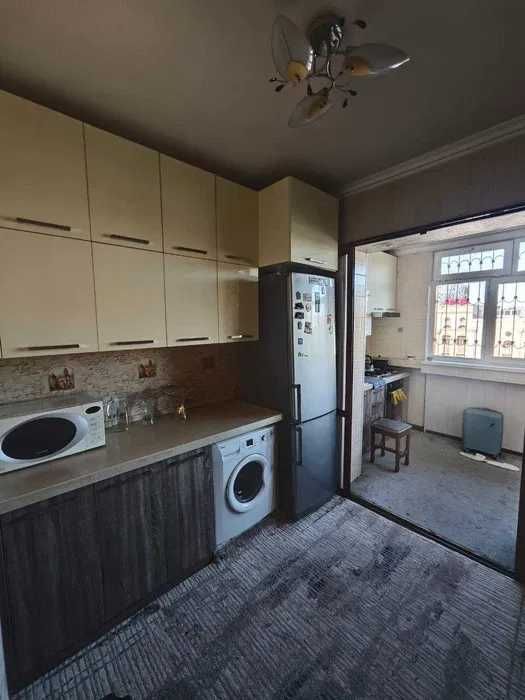 Продается 4/5/9 - 100 м2, в Юнусабаде 5 кв.напротив ресторана ШОХСАРОЙ