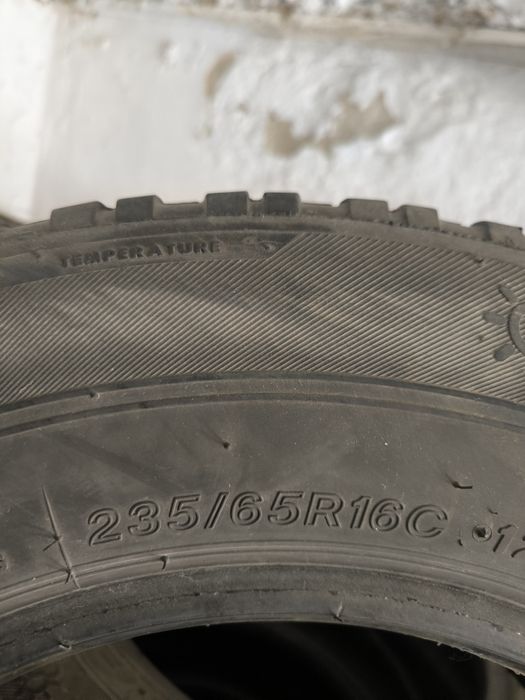 Lassa Шинв 235.65.R16C