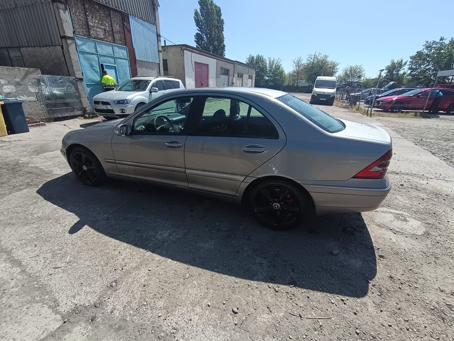 Mercedes c220 2004  pentru dezmembrat
