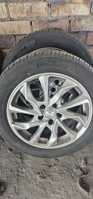 Продам комплект резины с дисками