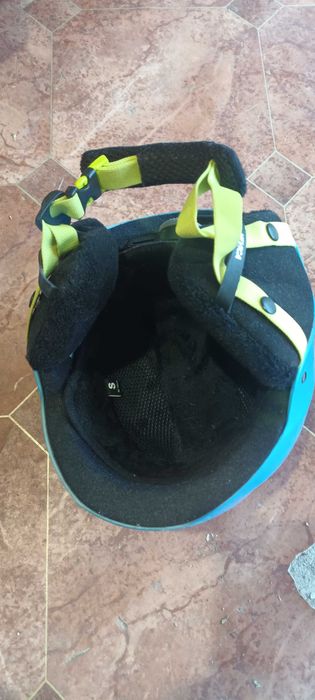 Детска ски каска и ръкавици