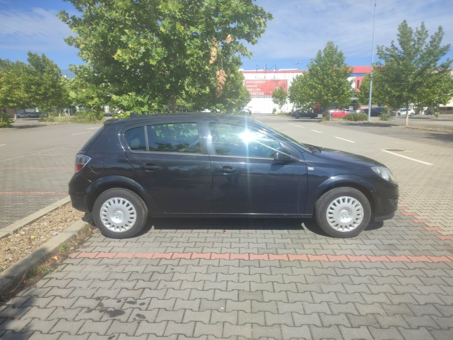 Opel Astra h, 114000 km, benzină 1.6, fabricație 2013
