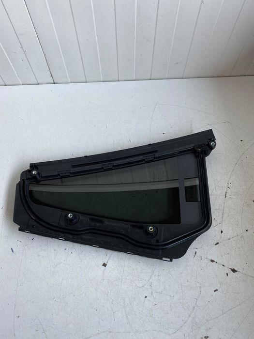 Geam stanga spate mic dublu VOLVO V60 2025 31442974