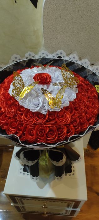 101 Роза из атласной ленты