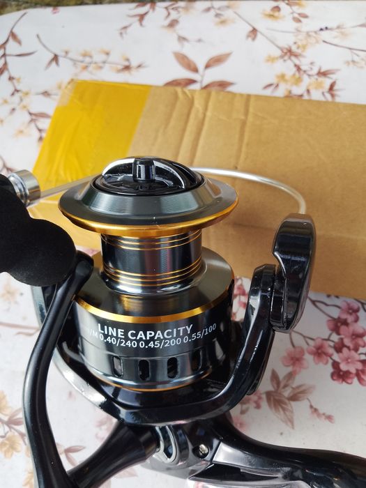 Въдица с макара чисто нови