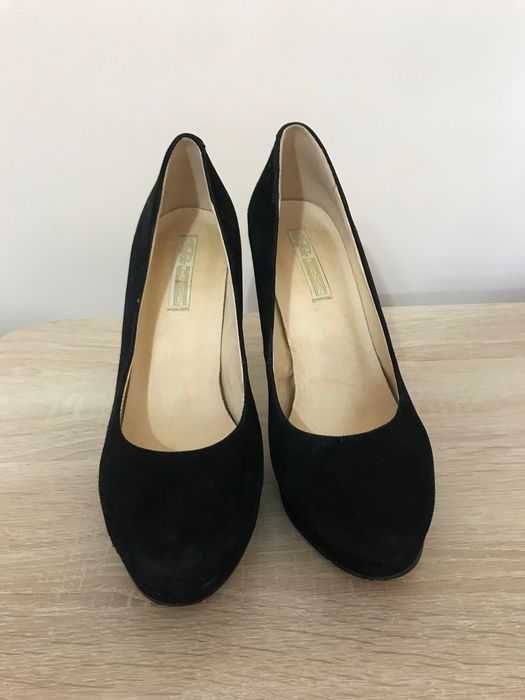 Туфли на каблуке