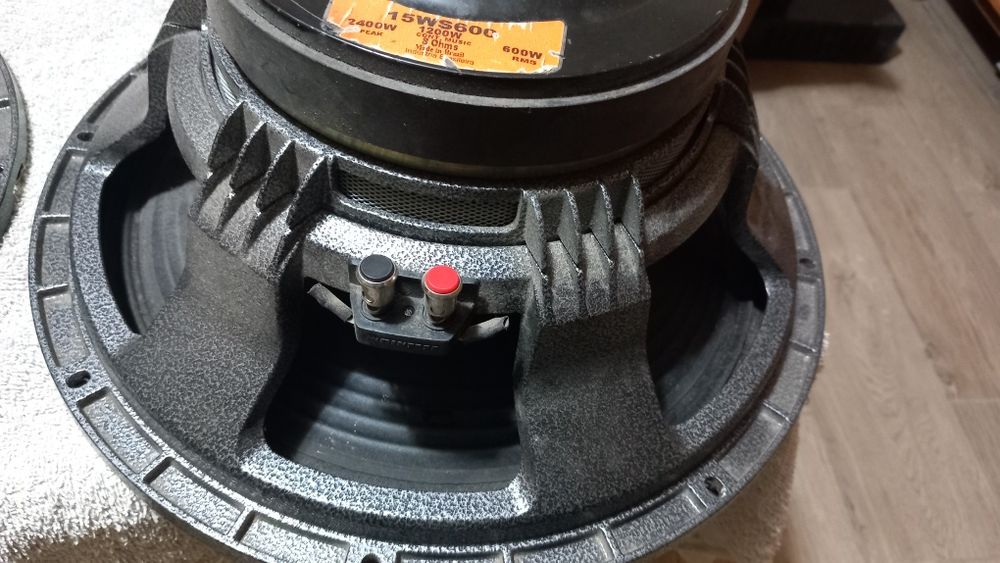 Vlnd doua incinte pe 15" Hk.inpecabile și perfect functionale