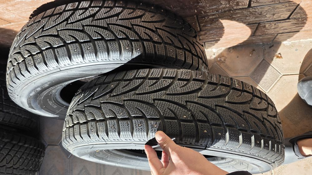 Продам зимние шины Roadx