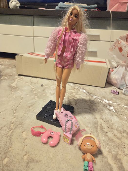 Papusi Barbie Extra toate la 150 lei
