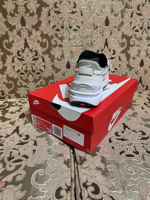 Кроссовки Nike Waffle One. Размер 10.5. Оригинал США. Новые.