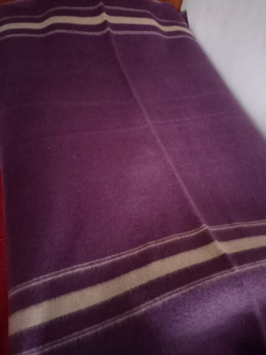 Продам одеяло--пледы (шерсть) Россия