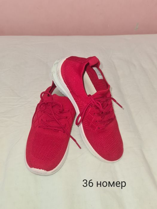 Продавам маратонки