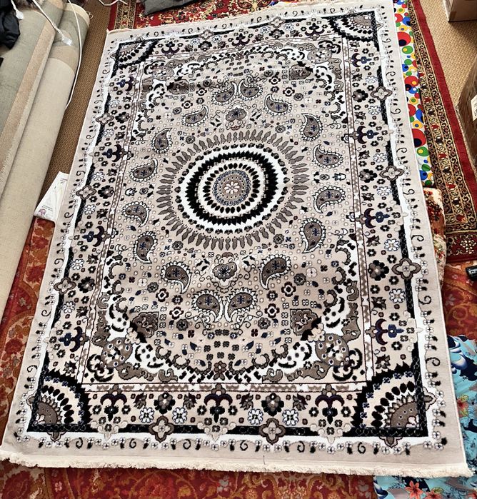 Кілемдер сатылады әр түрлі