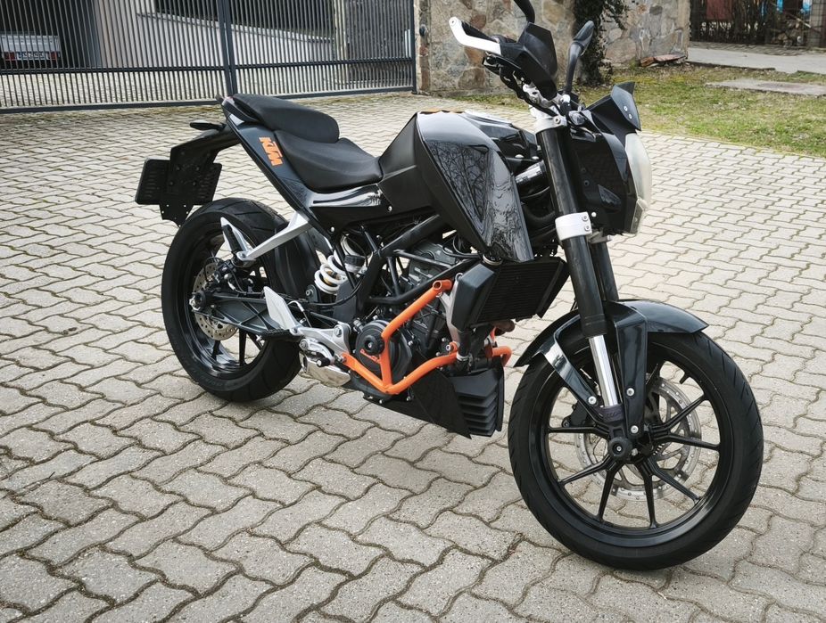 KTM Duke 125 cu ABS, cat. A1