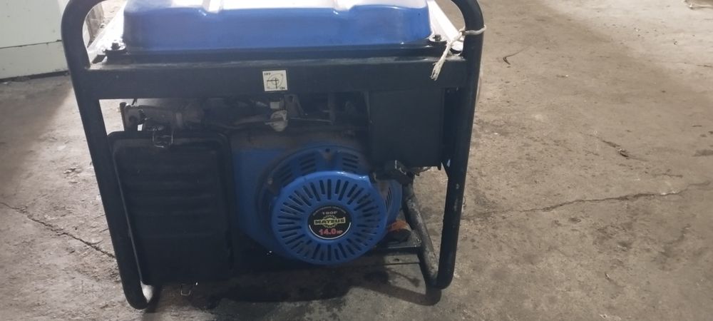 Бензиновый генератор