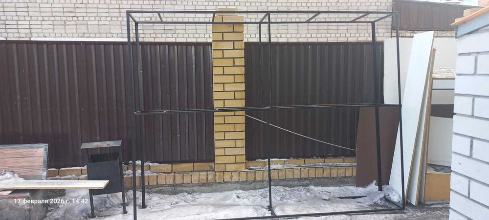 стойка для вещей  в бутик