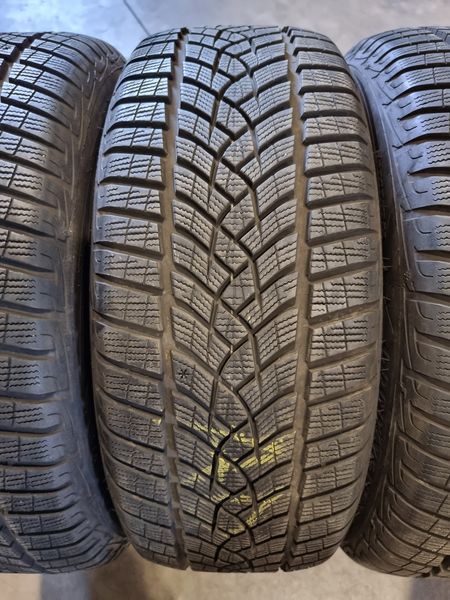 225/50/18 Goodyear 4бр RunFlat