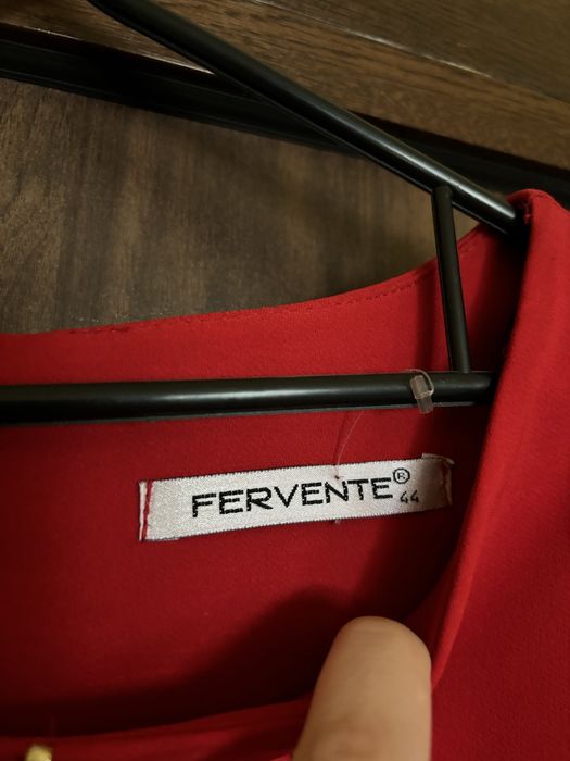 Червени дамски рокли