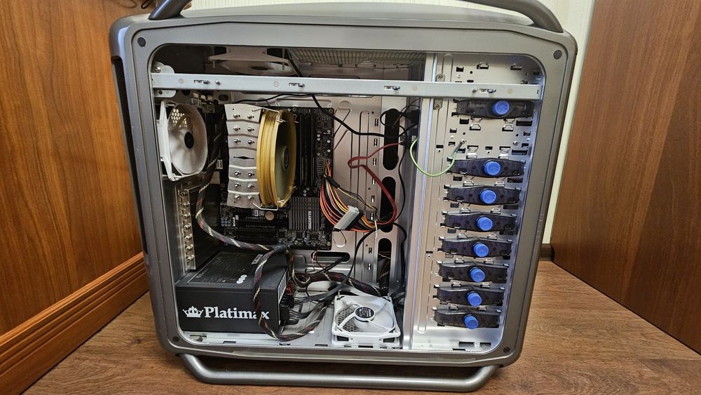 Кейс Сooler Master Cosmos S