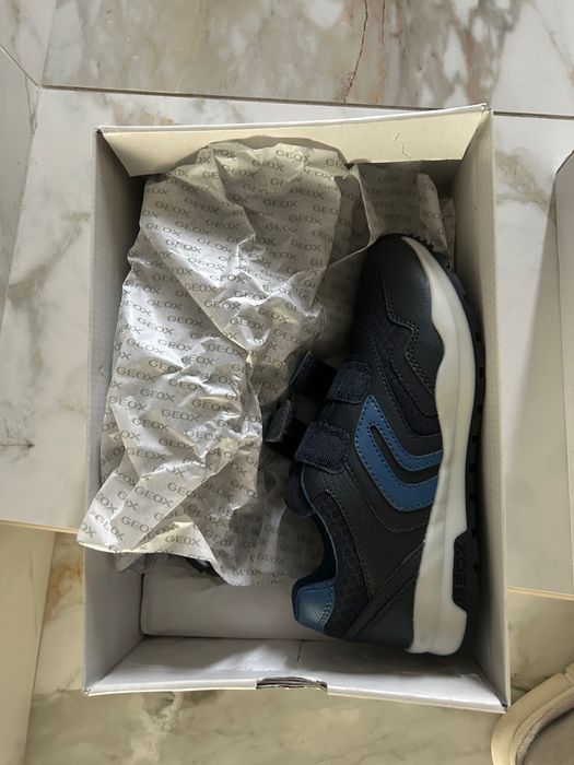 Нови детски обувки GEOX с кутия