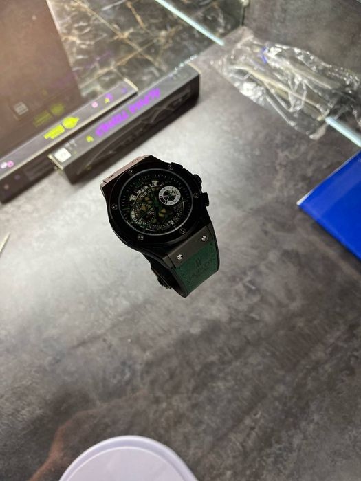 Часы hublot кварцевый