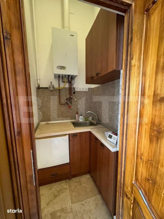 Vand apartament ULTRACENTRAL cu 2 camere - perfect pentru spatiu de bi