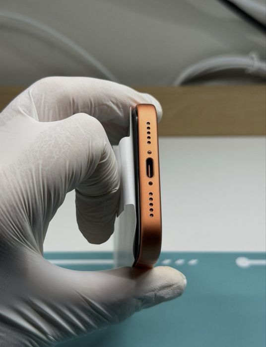 Бартер!Iphone 17 Pro Cosmic orange