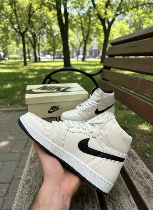 Adidasi Nike Jordan 1 High Essentials