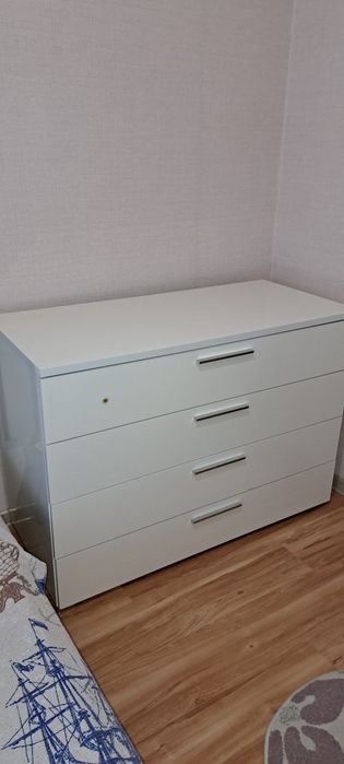 Продам чешский спальный гарнитур