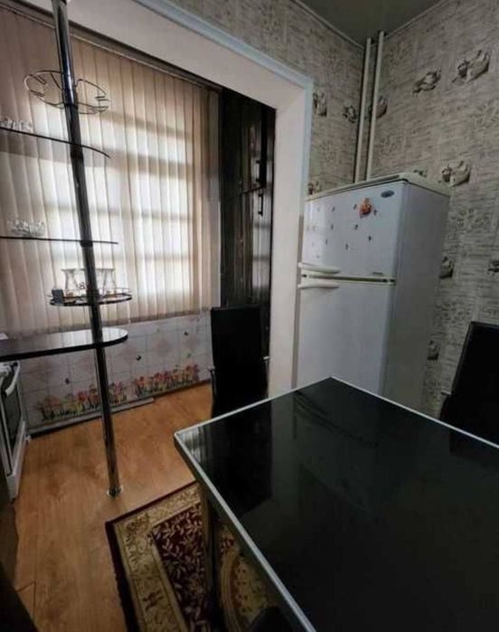 Квартира на Ц15 2/5/9 общ пл 60м с обстановкой