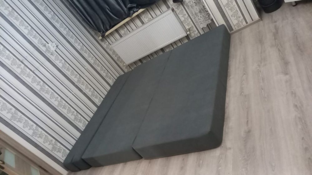 Продам бескаркасный диван