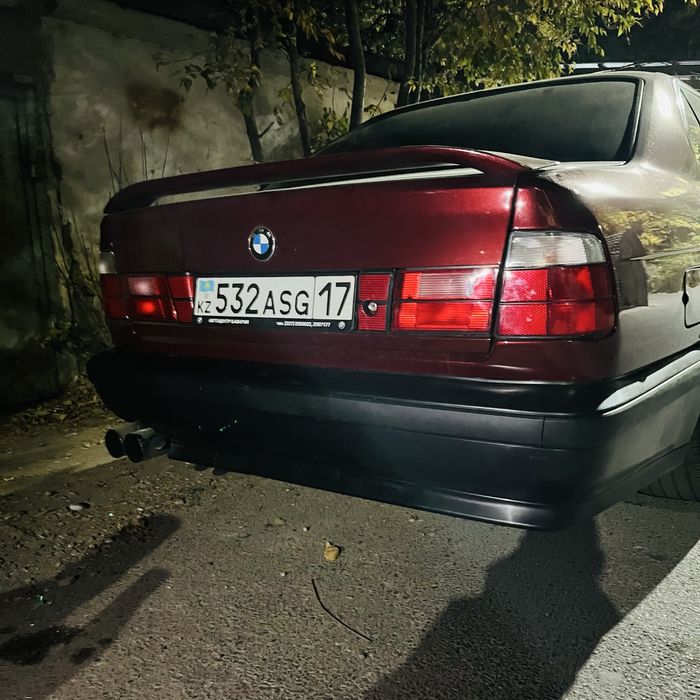 Задний М-тех бампер пластик на bmw e34
