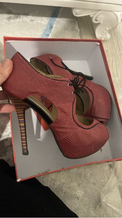 отдам даром обувь