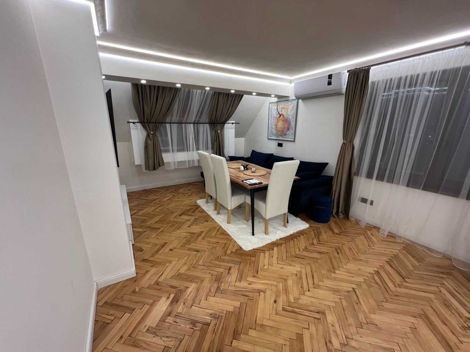 Дава се под наем Тристаен апартамент в София, Център - 90 кв.м за 797.64 € - Снимка #13