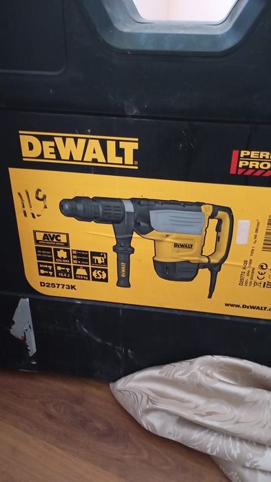 Перфоратор с кейсом