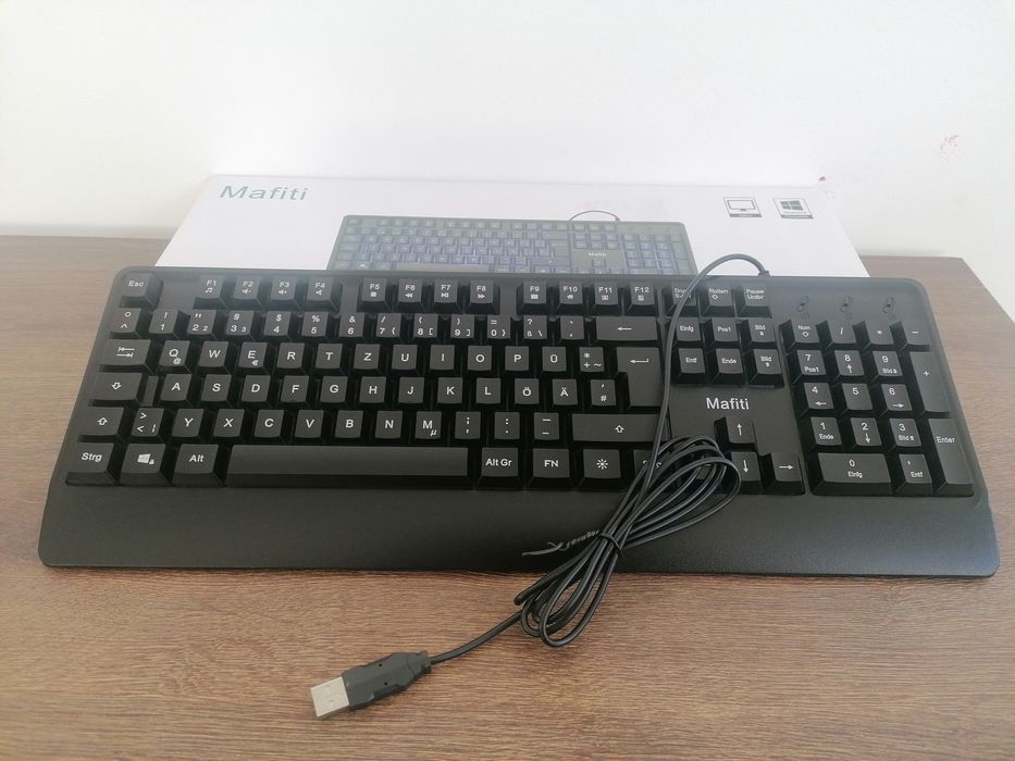 Tastatură multimedia, conectare prin USB