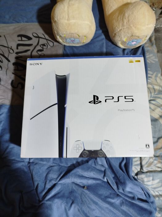 Продам PS5 Slim срочно