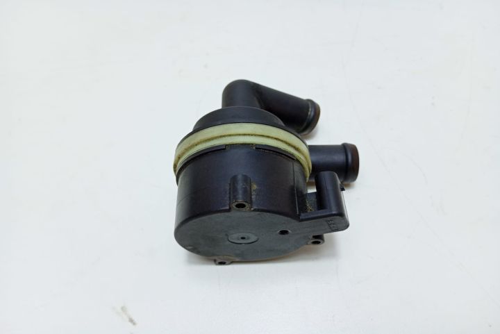 Pompa  Auxiliara Apa 5N0965561A Volkswagen VW Tiguan prima generatie