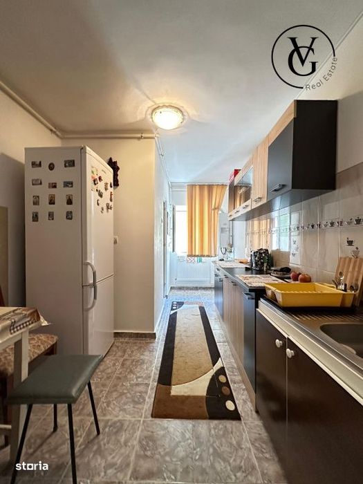 Apartament decomandat cu 4 camere - Navodari