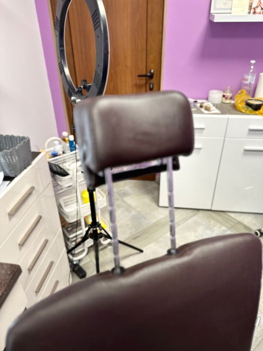 КОЗМЕТИЧЕН/гримьорски/ стол